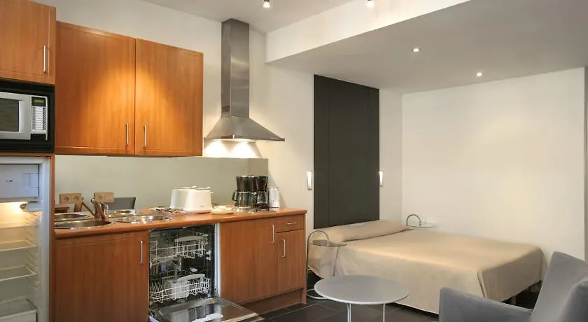 Azimut Flathotel Aparthotel Брюссель 3*,